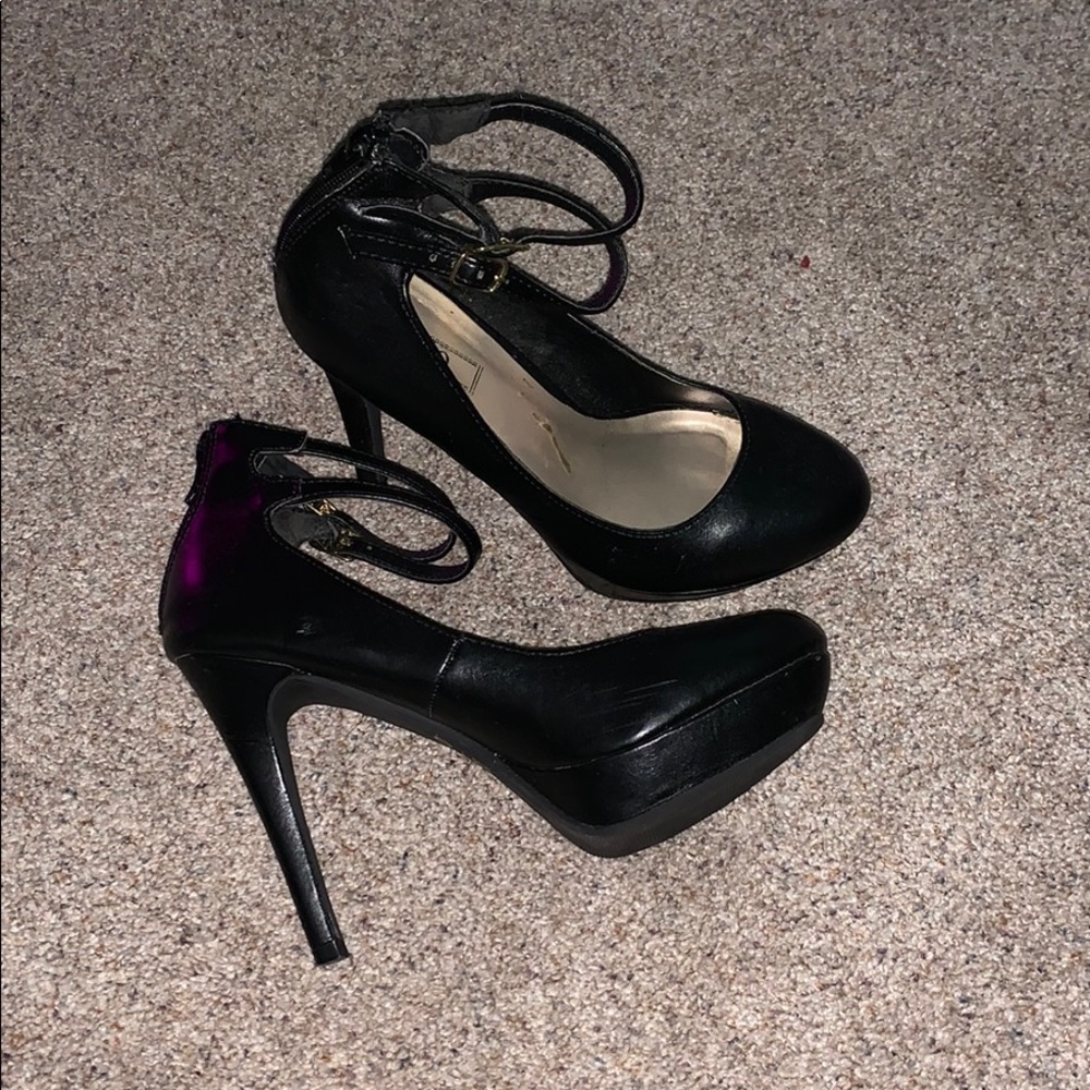 XOXO heels